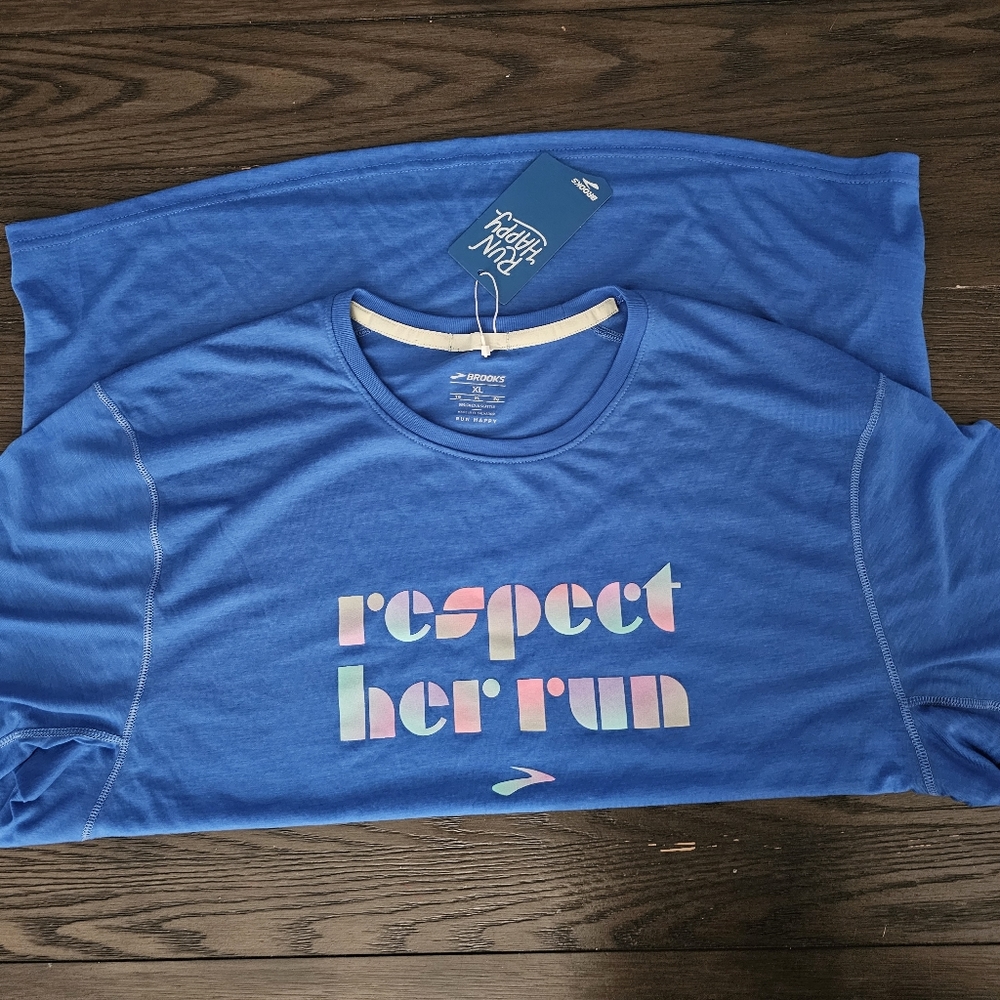NWT MEN'S RUN HAPPY DISTANCE GRAPHIC SHORT SLEEVE - Picture 2 of 6